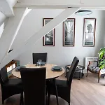 Secret Mama With Mobile Aircon, Including A Free Parking Space At 200 Meters *