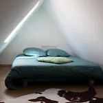 Secret Mama With Mobile Aircon, Including A Free Parking Space At 200 Meters Apartament *