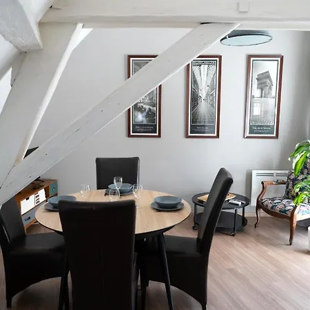 Secret Mama With Aircon Including A Parking Space At 200 Meters *