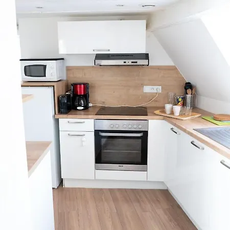 Secret Mama With Aircon Including A Parking Space At 200 Meters Апартаменти *