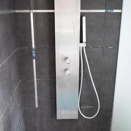 Lägenhet Secret Mama With Mobile Aircon, Including A Free Parking Space At 200 Meters