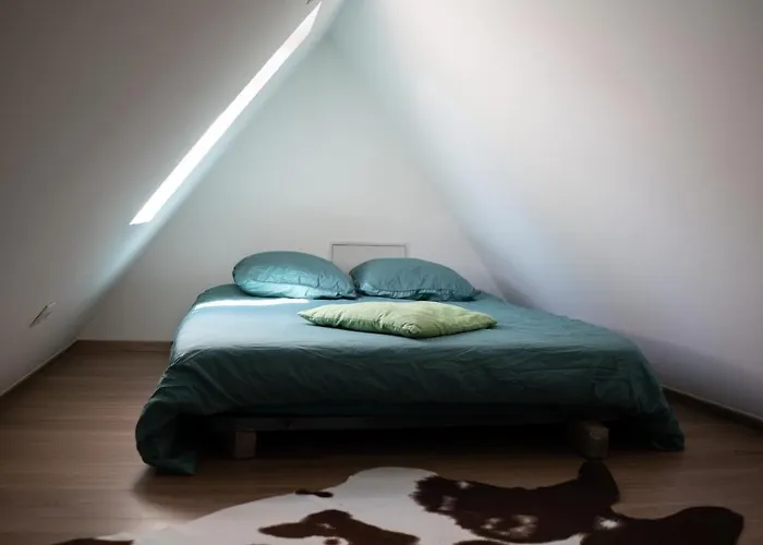 Secret Mama With Mobile Aircon, Including A Free Parking Space At 200 Meters Apartment *